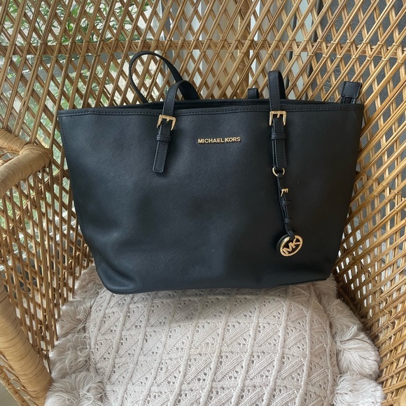 Michael Kors Jet Set Large Saffiano Black Leather Handbag Tote